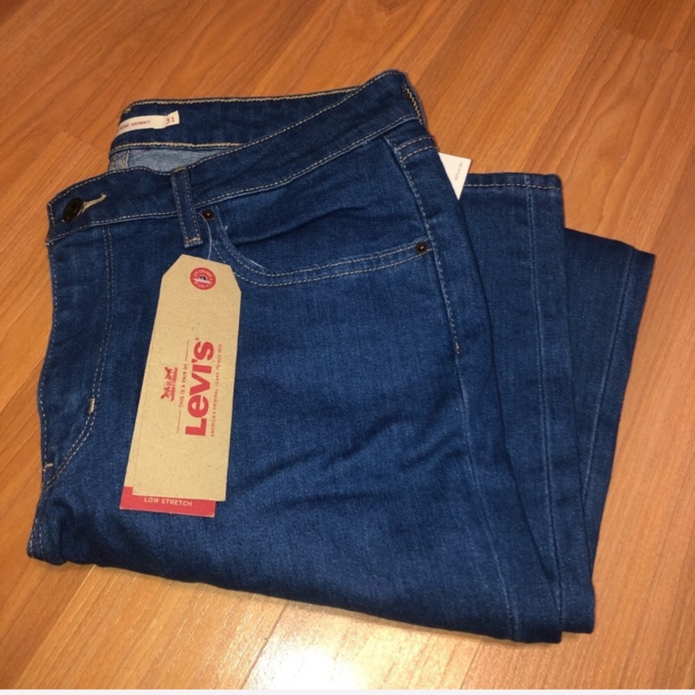 Levi High Rise Skinny Jeans